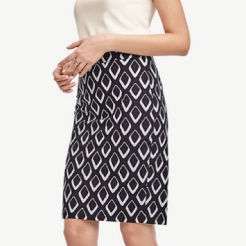 Ann Taylor Navy Geo Patterned Pencil Skirt